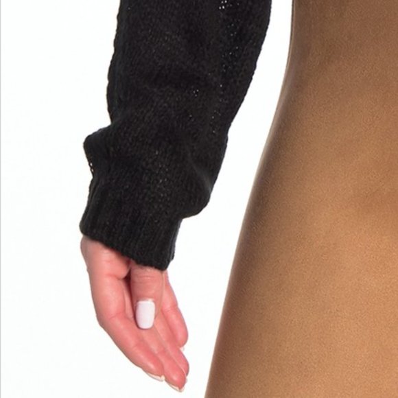 NWOT BCBGeneration Twist Hem V-Neck Sweater - Picture 6 of 6